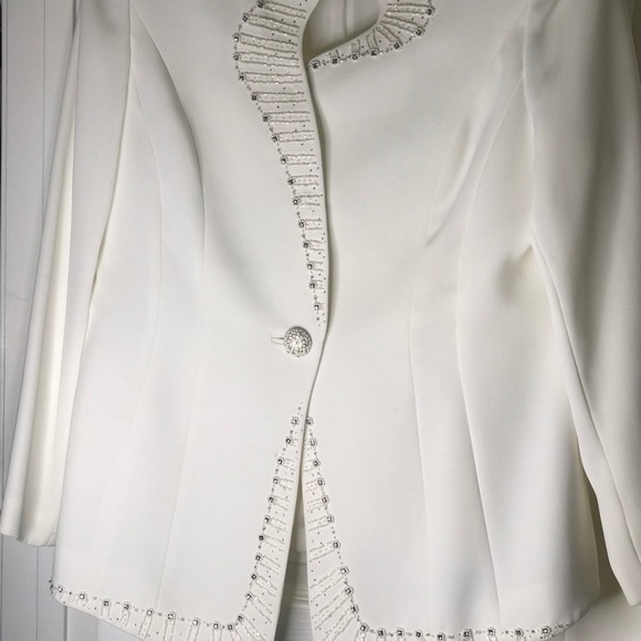 2 pc White Dress Suit - Picture 2 of 3